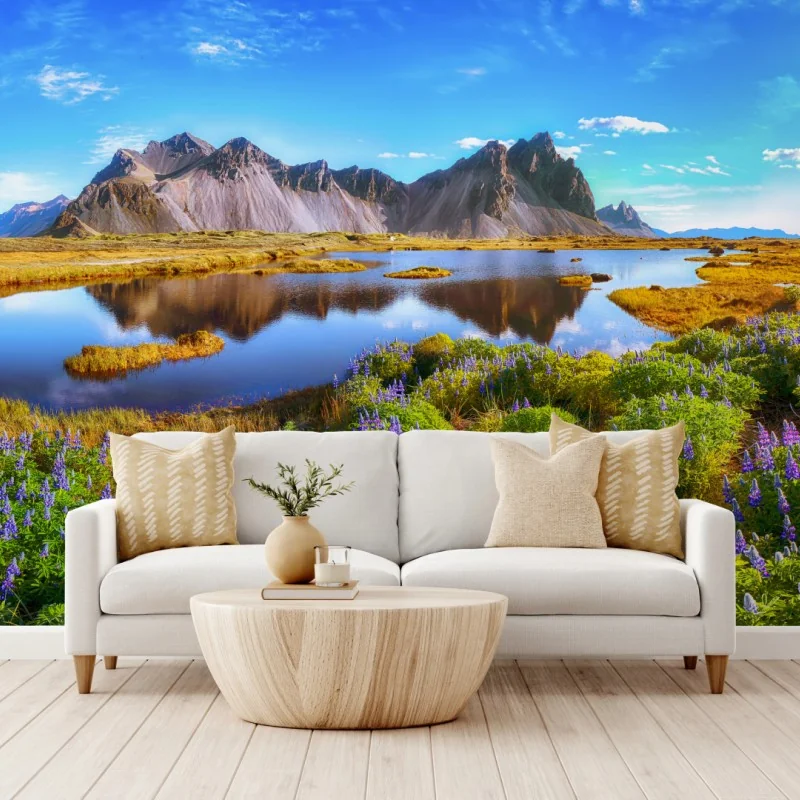 Fototapeta łąka łubinów przy Vestrahorn, Islandia – Wallissimo® Fototapeta łąka łubinów przy Vestrahorn, Islandia – Wallissimo®