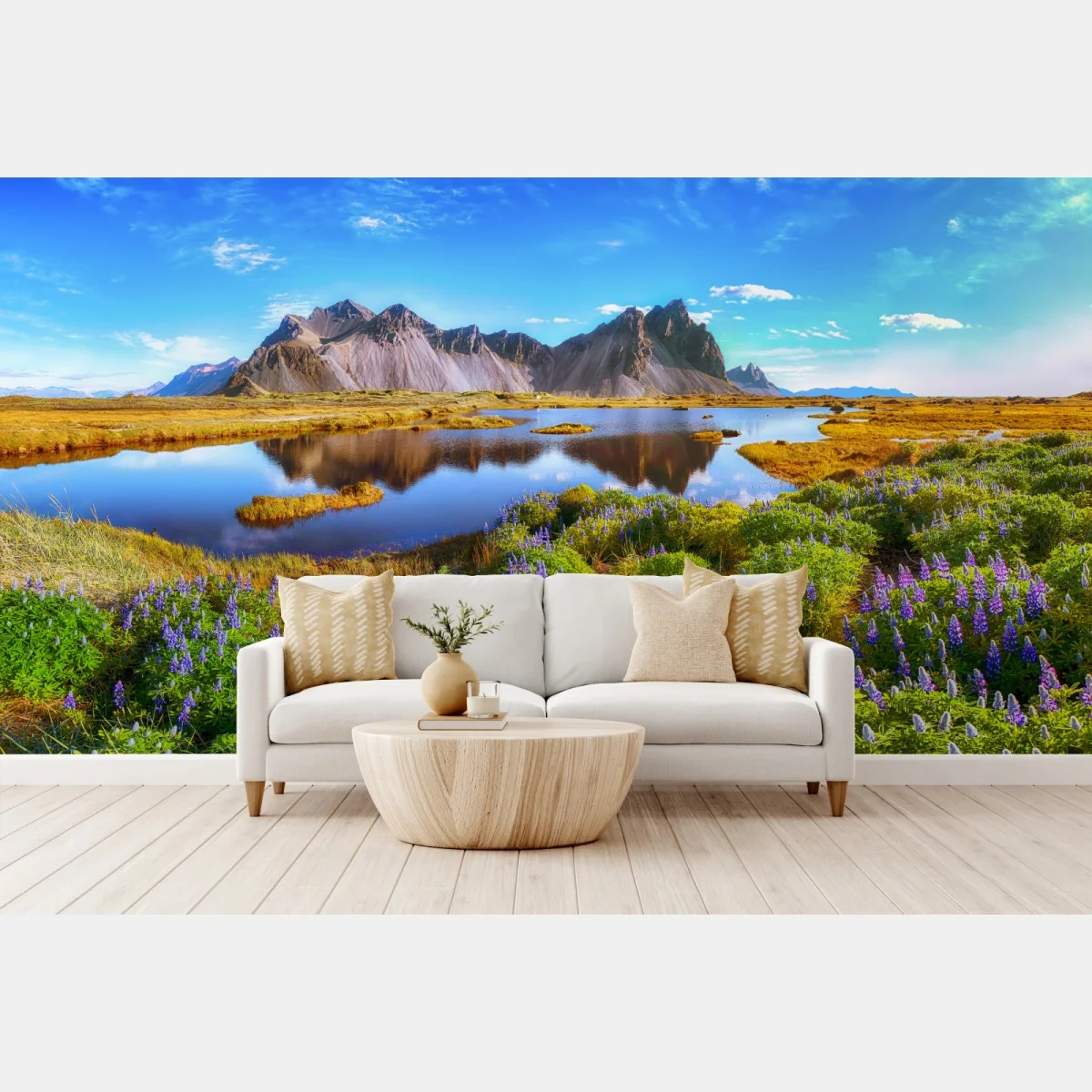 Fototapeta łąka łubinów przy Vestrahorn, Islandia – Wallissimo® Fototapeta łąka łubinów przy Vestrahorn, Islandia – Wallissimo®