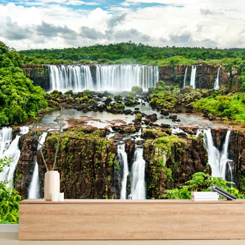 Fototapeta panorama bujnego zielonego wodospadu – Wallissimo® Fototapeta panorama bujnego zielonego wodospadu – Wallissimo®