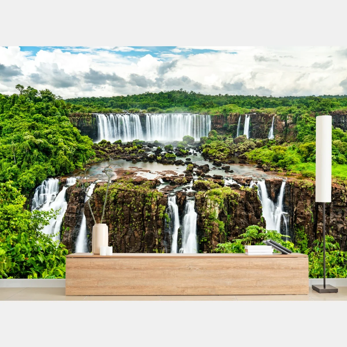 Fototapeta panorama bujnego zielonego wodospadu – Wallissimo® Fototapeta panorama bujnego zielonego wodospadu – Wallissimo®