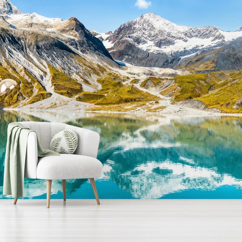 Fototapeta spokojne alpejskie jezioro z ośnieżonymi szczytami – Wallissimo® Fototapeta spokojne alpejskie jezioro z ośnieżonymi szczytami – Wallissimo®