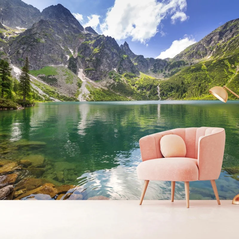 Fototapeta spokojne szmaragdowe jezioro górskie ze skalistymi szczytami – Wallissimo® Fototapeta spokojne szmaragdowe jezioro górskie ze skalistymi szczytami – Wallissimo®