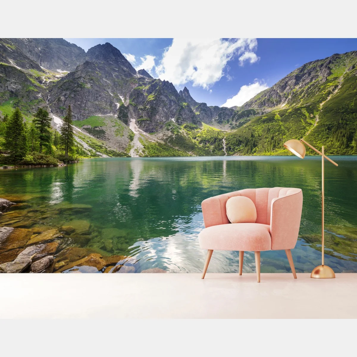 Fototapeta spokojne szmaragdowe jezioro górskie ze skalistymi szczytami – Wallissimo® Fototapeta spokojne szmaragdowe jezioro górskie ze skalistymi szczytami – Wallissimo®