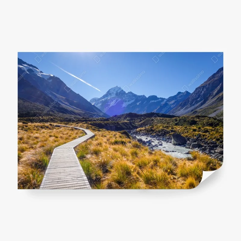 Fototapeta wiosenny ogród tulipanów nad kanałem – Wallissimo®