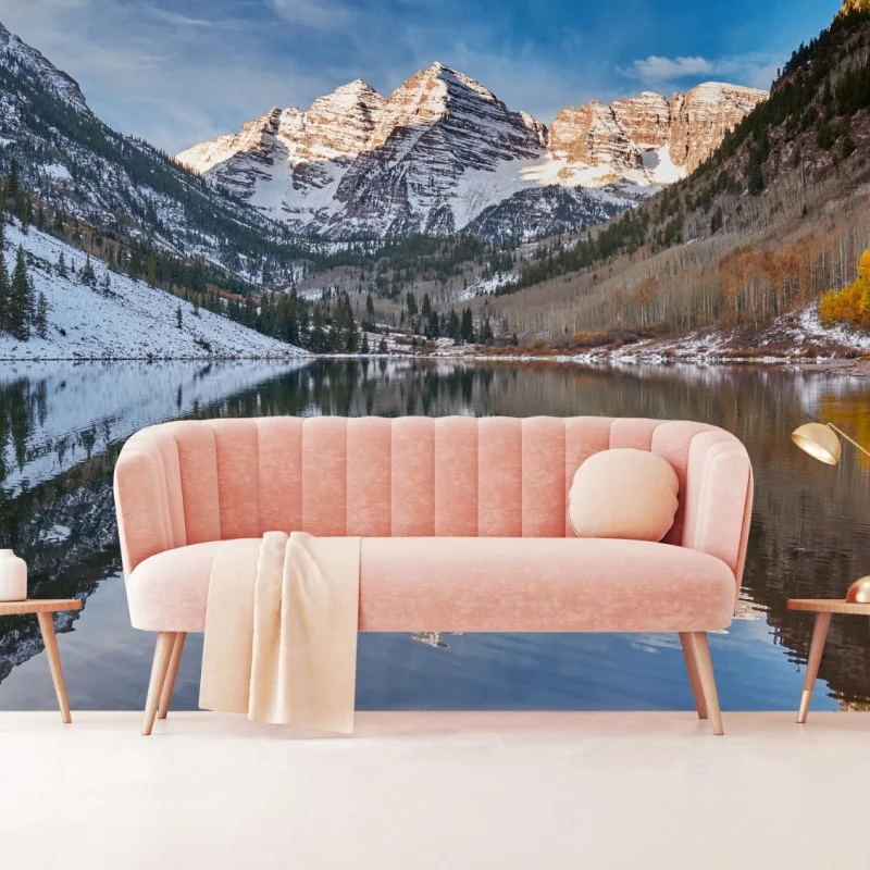 Fototapeta spokojne alpejskie jezioro odbijające ośnieżone szczyty i jesienne drzewa – Wallissimo® Fototapeta spokojne alpejskie jezioro odbijające ośnieżone szczyty i jesienne drzewa – Wallissimo®