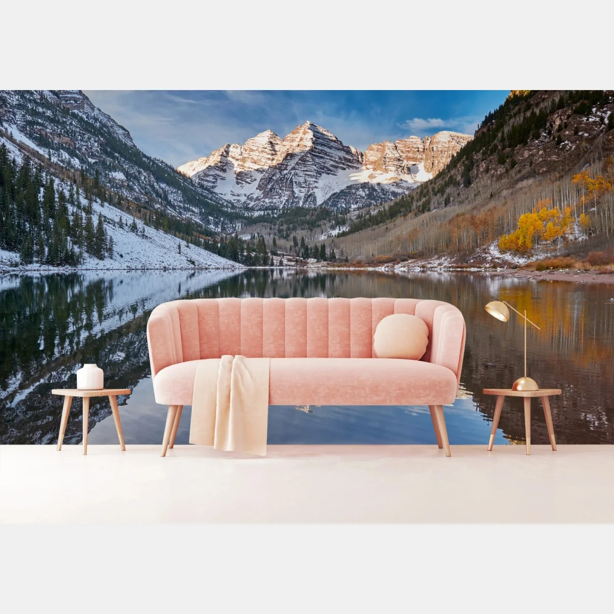 Fototapeta spokojne alpejskie jezioro odbijające ośnieżone szczyty i jesienne drzewa – Wallissimo® Fototapeta spokojne alpejskie jezioro odbijające ośnieżone szczyty i jesienne drzewa – Wallissimo®