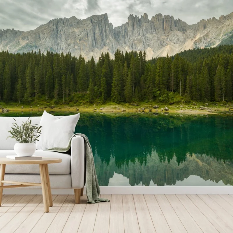 Fototapeta spokojne odbicie nad Lago di Carezza, Dolomity – Wallissimo® Fototapeta spokojne odbicie nad Lago di Carezza, Dolomity – Wallissimo®