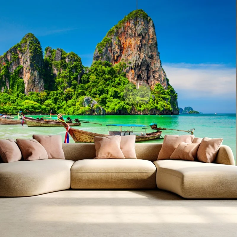 Fototapeta długie łodzie na tropikalnej plaży, Tajlandia – Wallissimo® Fototapeta długie łodzie na tropikalnej plaży, Tajlandia – Wallissimo®