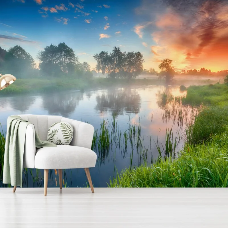 Fototapeta mglista rzeka o wschodzie słońca nad zielonymi brzegami – Wallissimo® Fototapeta mglista rzeka o wschodzie słońca nad zielonymi brzegami – Wallissimo®