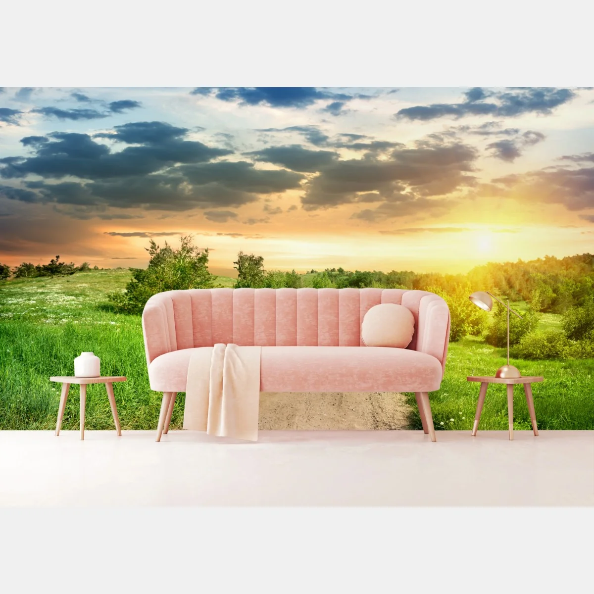 Fototapeta zachód słońca nad polną drogą w zielonej łące – Wallissimo®