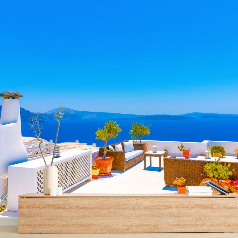 Fototapeta taras w Oia z widokiem na morze, Santorini – Wallissimo® Fototapeta taras w Oia z widokiem na morze, Santorini – Wallissimo®