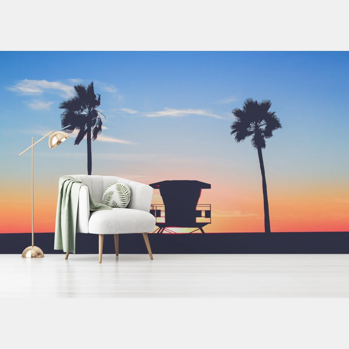 Fototapeta zachód słońca nad plażą z sylwetką wieży ratownika – Wallissimo®