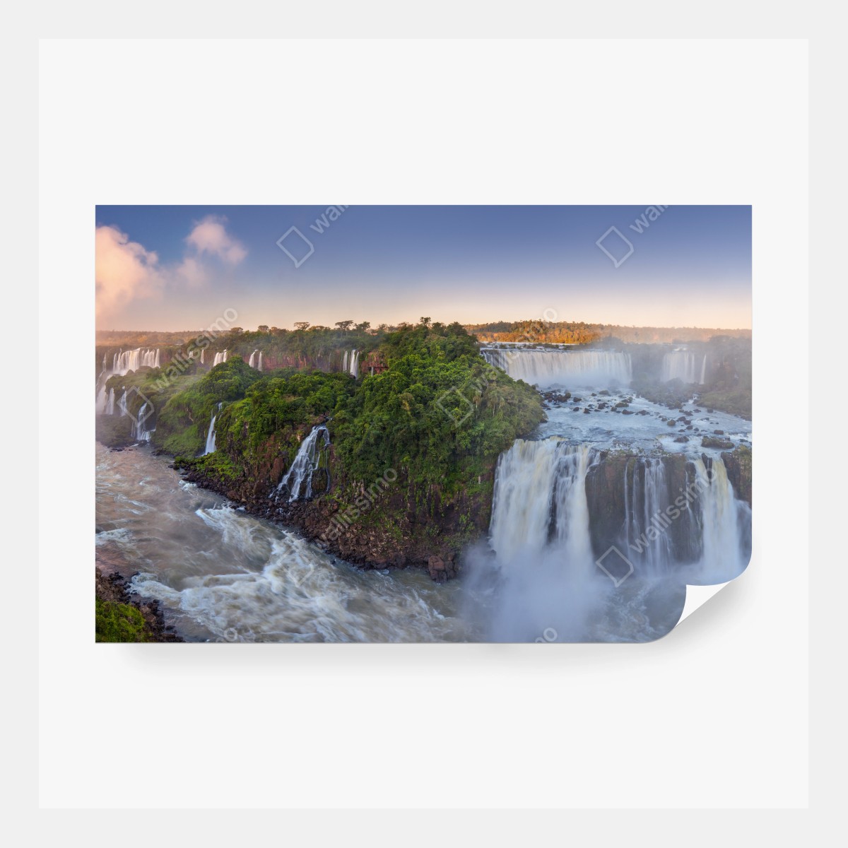 Fototapeta mglista panorama wodospadów w bujnym lesie – Wallissimo® Fototapeta mglista panorama wodospadów w bujnym lesie – Wallissimo®