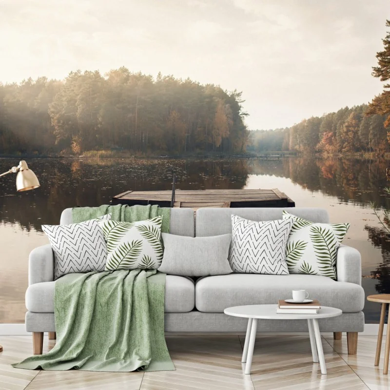 Fototapeta jesienne przedpołudnie nad jeziorem z pomostem – Wallissimo® Fototapeta jesienne przedpołudnie nad jeziorem z pomostem – Wallissimo®