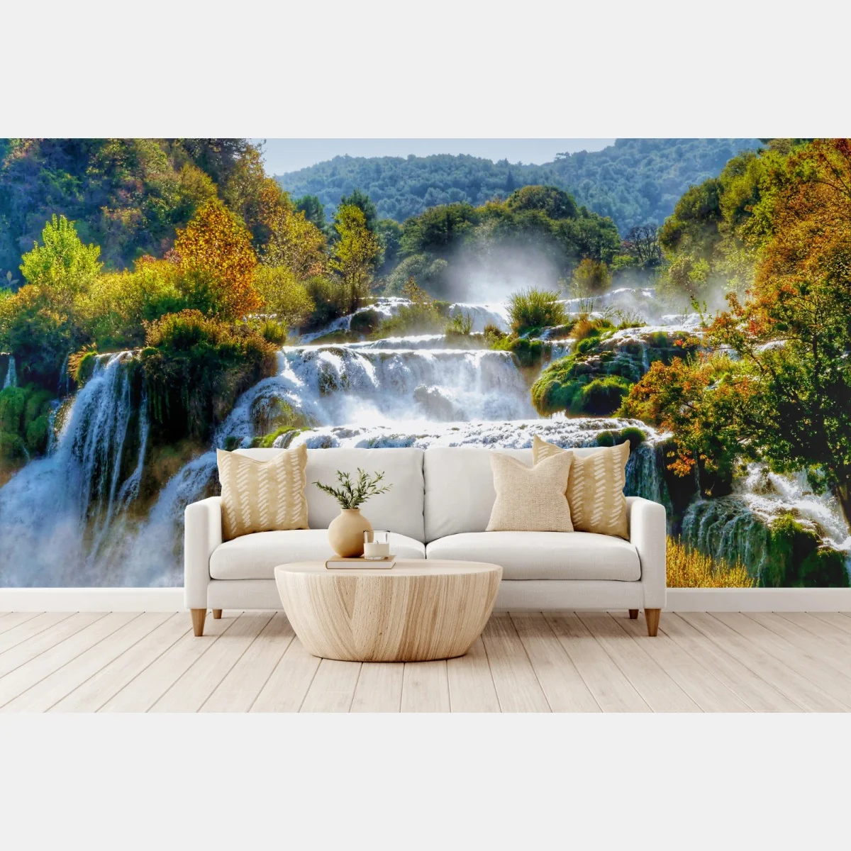 Fototapeta kaskadowy wodospad w bujnym lesie – Wallissimo® Fototapeta kaskadowy wodospad w bujnym lesie – Wallissimo®