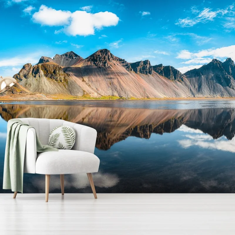 Fototapeta odbicie Vestrahorn na spokojnych wodach Stokksnes, Islandia – Wallissimo® Fototapeta odbicie Vestrahorn na spokojnych wodach Stokksnes, Islandia – Wallissimo®