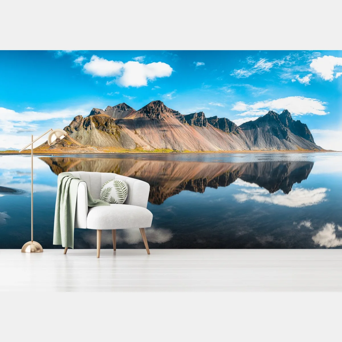 Fototapeta odbicie Vestrahorn na spokojnych wodach Stokksnes, Islandia – Wallissimo® Fototapeta odbicie Vestrahorn na spokojnych wodach Stokksnes, Islandia – Wallissimo®