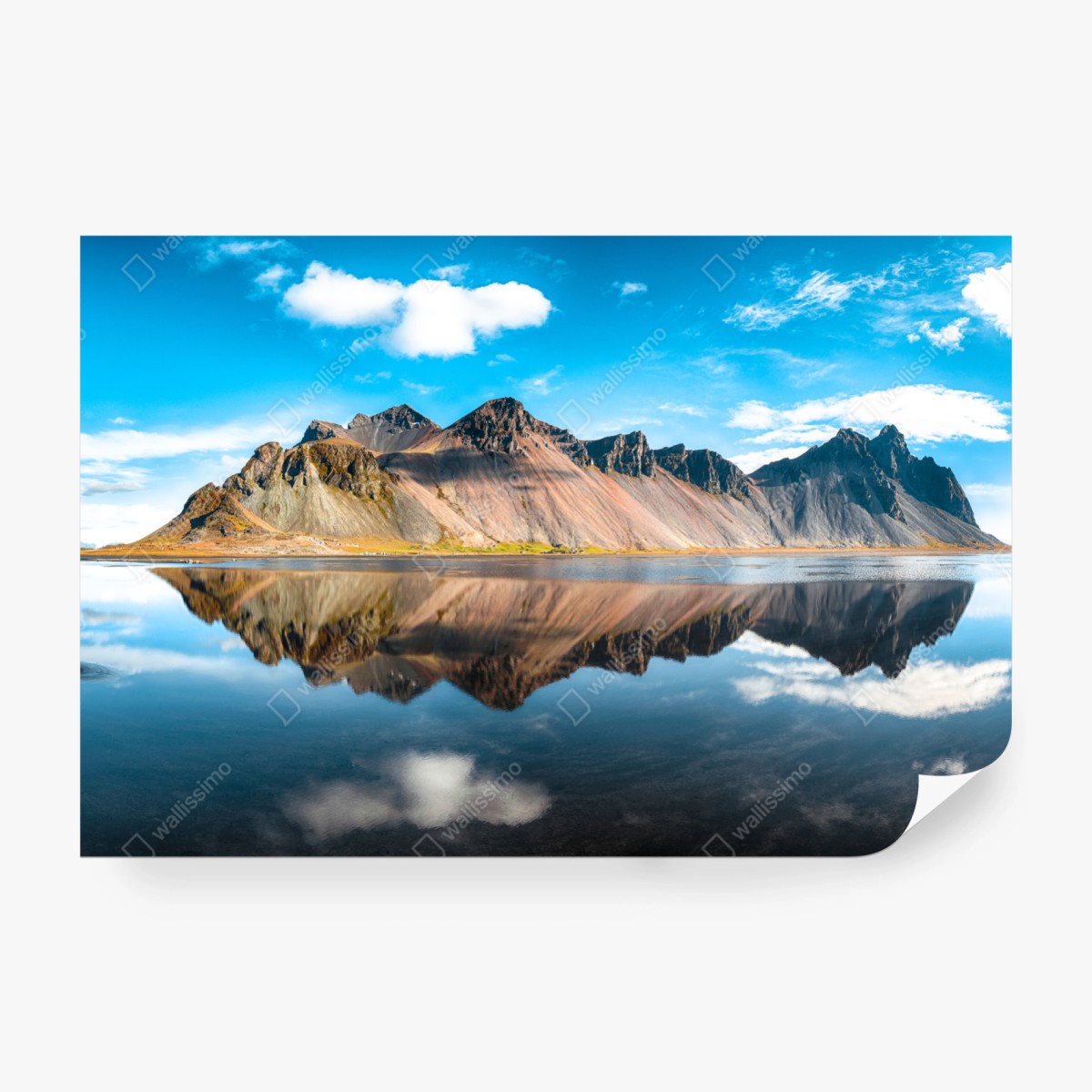 Fototapeta odbicie Vestrahorn na spokojnych wodach Stokksnes, Islandia – Wallissimo® Fototapeta odbicie Vestrahorn na spokojnych wodach Stokksnes, Islandia – Wallissimo®