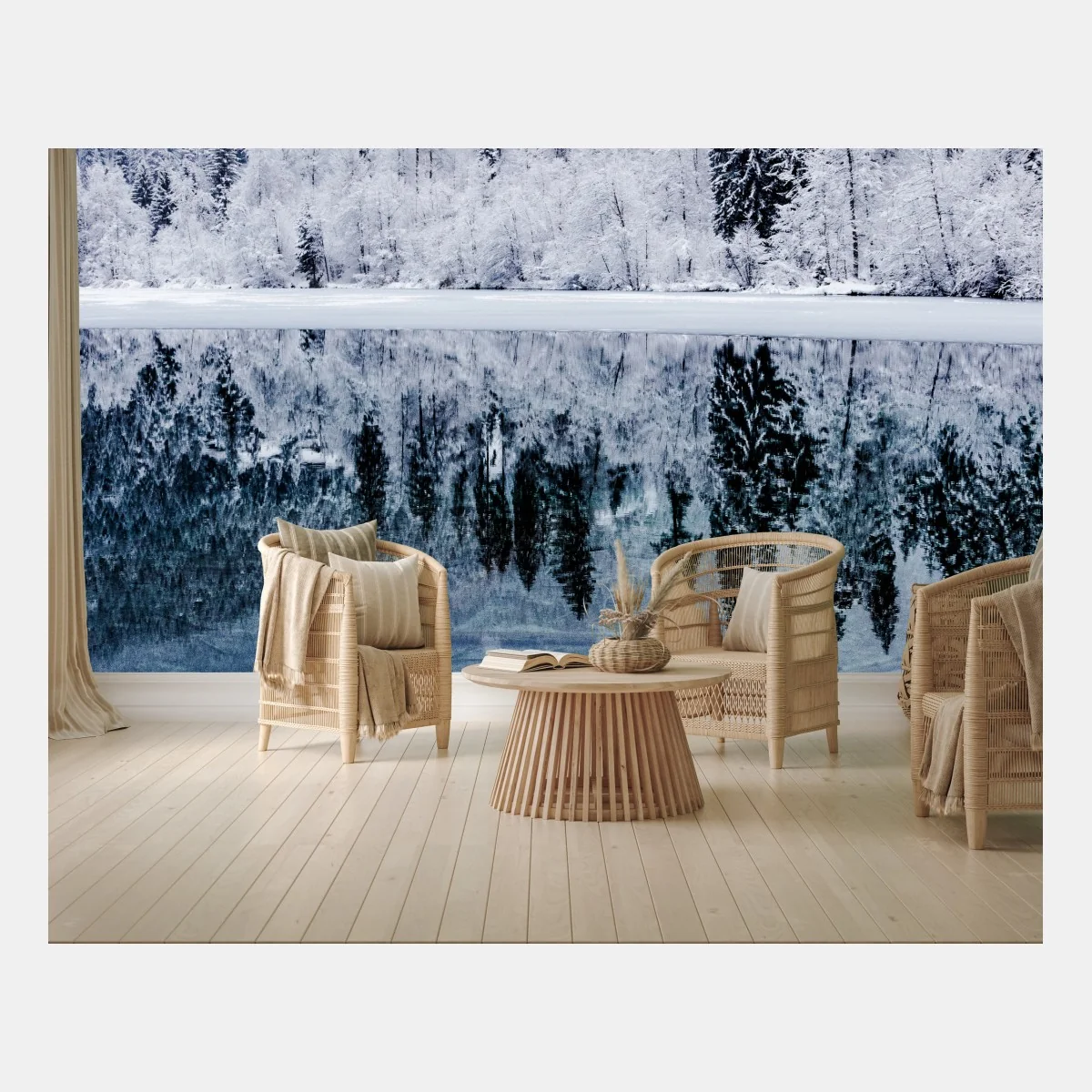 Fototapeta zimowe jezioro z odbiciem w śnieżnym lesie – Wallissimo® Fototapeta zimowe jezioro z odbiciem w śnieżnym lesie – Wallissimo®