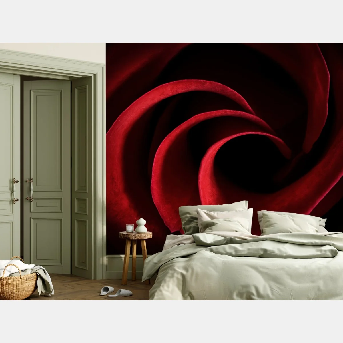 Fototapeta spirala głębokich czerwonych płatków róży – Wallissimo® Fototapeta spirala głębokich czerwonych płatków róży – Wallissimo®