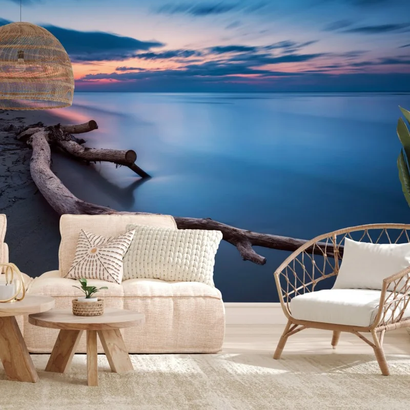 Fototapeta dryfujące drewno o zmierzchu na spokojnej plaży – Wallissimo® Fototapeta dryfujące drewno o zmierzchu na spokojnej plaży – Wallissimo®