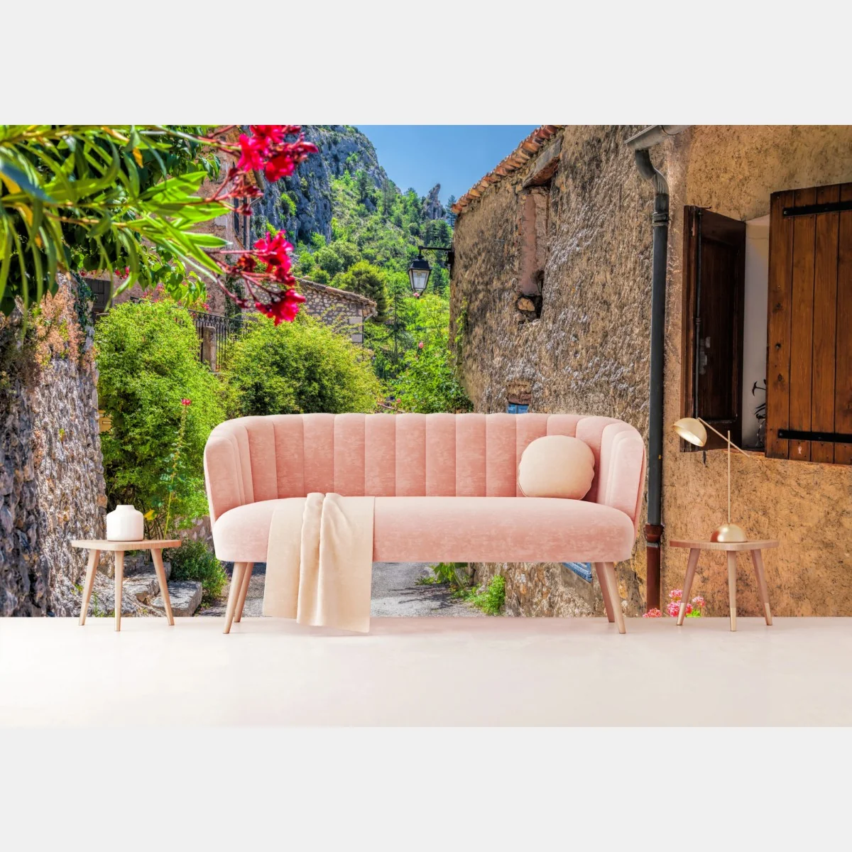 Fototapeta Moustiers Sainte Marie urokliwa uliczka w Prowansji – Wallissimo® Fototapeta Moustiers Sainte Marie urokliwa uliczka w Prowansji – Wallissimo®