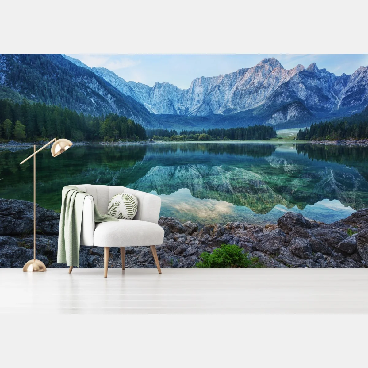 Fototapeta wczesny poranek nad Jeziorem Fusine, Alpy Julijskie – Wallissimo® Fototapeta wczesny poranek nad Jeziorem Fusine, Alpy Julijskie – Wallissimo®