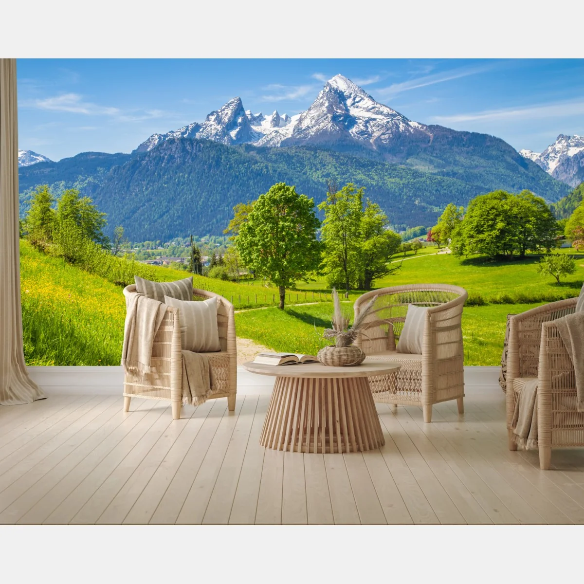 Fototapeta spokojna alpejska łąka z górskimi szczytami – Wallissimo® Fototapeta spokojna alpejska łąka z górskimi szczytami – Wallissimo®