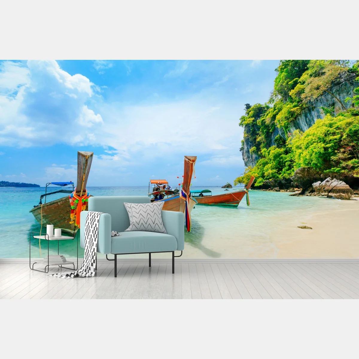 Fototapeta łodzie longtail na turkusowej plaży w Phuket – Wallissimo® Fototapeta łodzie longtail na turkusowej plaży w Phuket – Wallissimo®