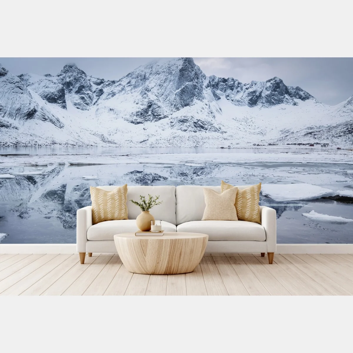 Fototapeta śnieżne odbicie górskie w Norwegii – Wallissimo® Fototapeta śnieżne odbicie górskie w Norwegii – Wallissimo®