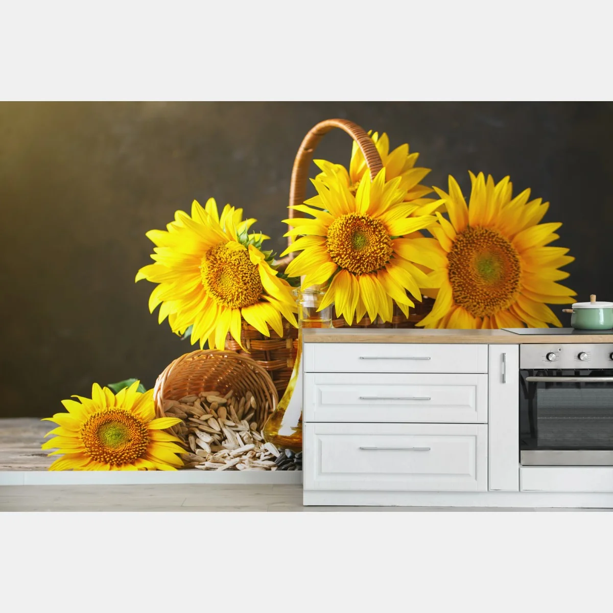 Fototapeta jasna martwa natura ze słonecznikami, ziarnami i olejem – Wallissimo® Fototapeta jasna martwa natura ze słonecznikami, ziarnami i olejem – Wallissimo®