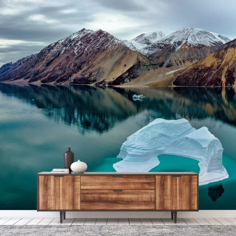 Fototapeta góra lodowa i odbicia gór w turkusowej wodzie – Wallissimo® Fototapeta góra lodowa i odbicia gór w turkusowej wodzie – Wallissimo®