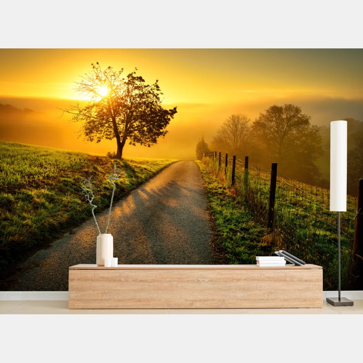 Fototapeta słoneczna droga przez wiejską łąkę o świcie – Wallissimo® Fototapeta słoneczna droga przez wiejską łąkę o świcie – Wallissimo®