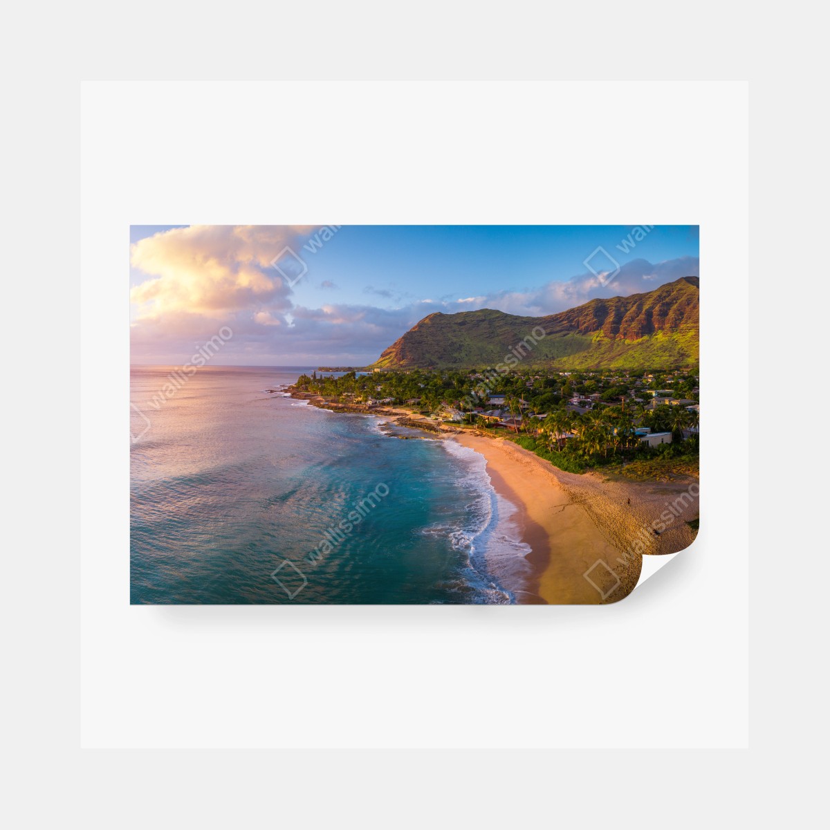 Fototapeta panorama plaży o zachodzie słońca z górami tropikalnymi – Wallissimo® Fototapeta panorama plaży o zachodzie słońca z górami tropikalnymi – Wallissimo®