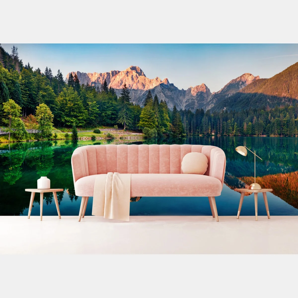 Fototapeta spokojny poranek nad jeziorem Fusine, Alpy Julijskie – Wallissimo® Fototapeta spokojny poranek nad jeziorem Fusine, Alpy Julijskie – Wallissimo®