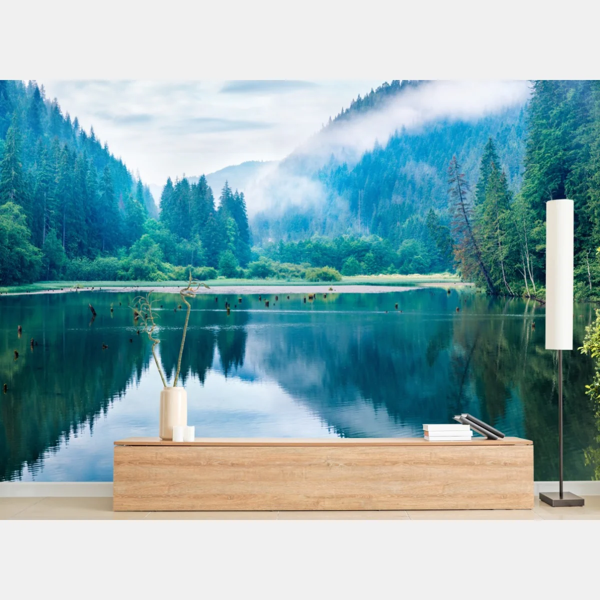 Fototapeta mglisty poranek nad jeziorem Lacu Rosu, Rumunia – Wallissimo® Fototapeta mglisty poranek nad jeziorem Lacu Rosu, Rumunia – Wallissimo®