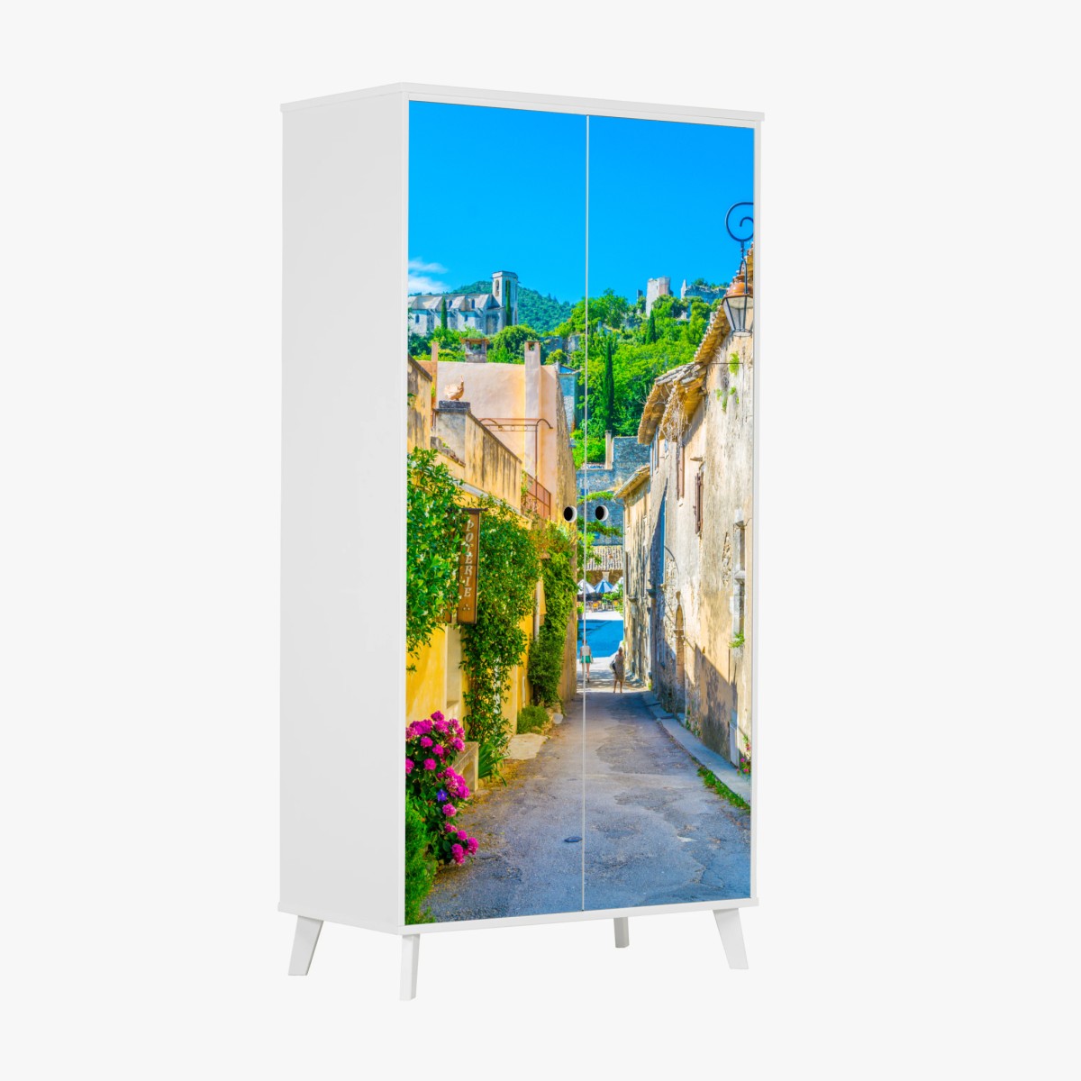 Naklejka na szafę słoneczna uliczka wioski śródziemnomorskiej – Wallissimo®