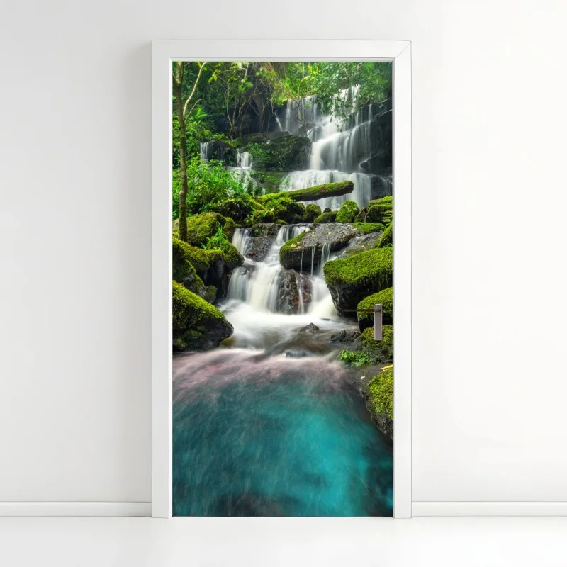 Naklejka na drzwi spokojny wodospad w Phu Tub Berk, Tajlandia