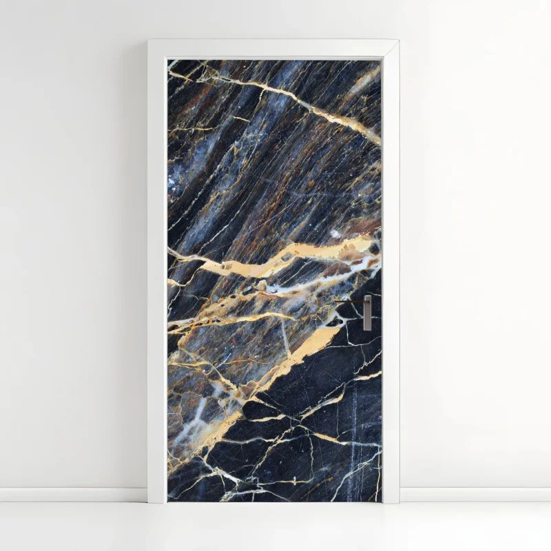 Naklejka na drzwi ciemny marmur ze złotymi i kremowymi żyłami