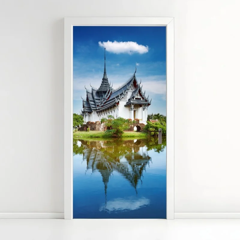 Naklejka na drzwi Sanphet Prasat pałac nad jeziorem