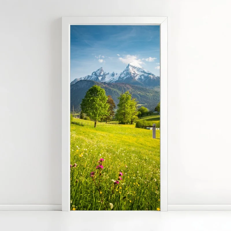 Naklejka na drzwi alpejska wiosenna łąka pod śnieżnymi szczytami