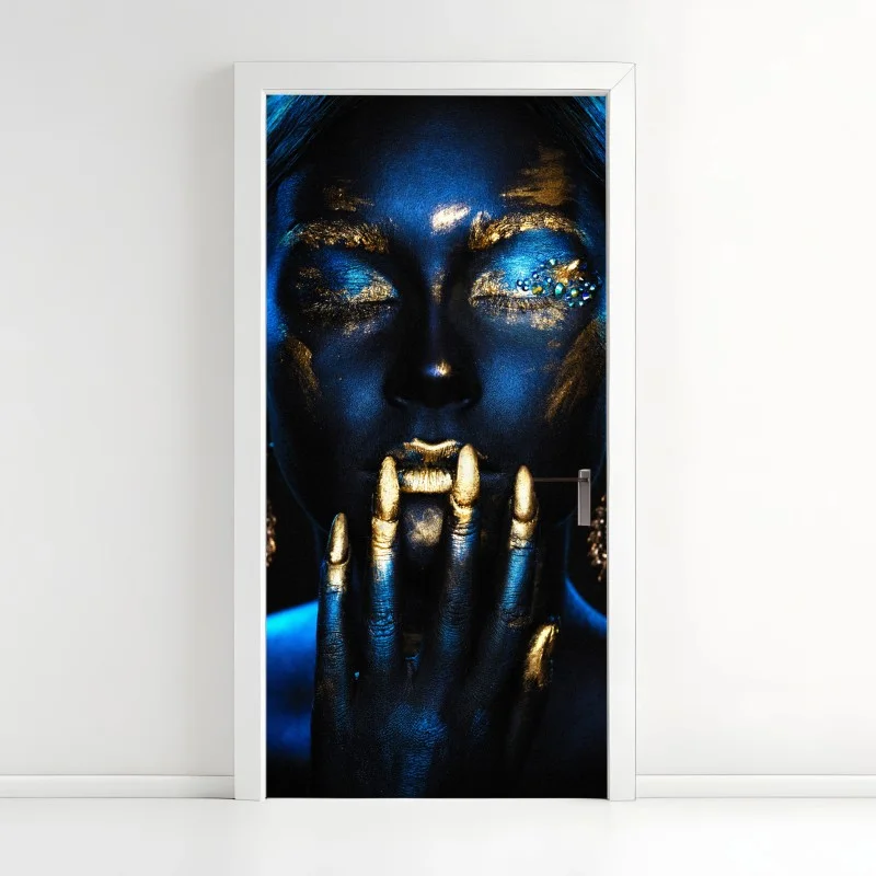 Naklejka na drzwi mistyczny portret w złocie i błękicie