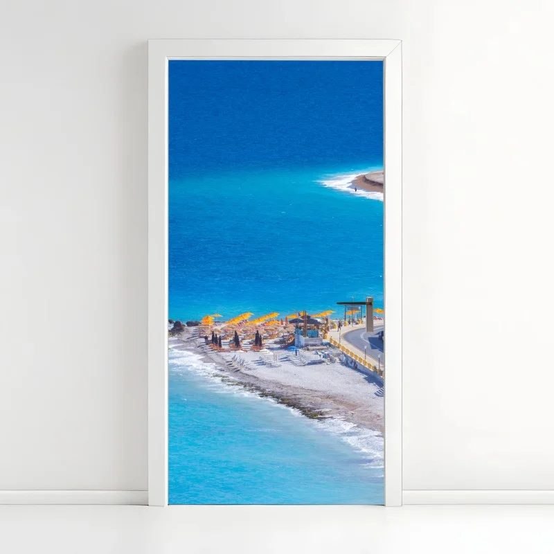 Naklejka na drzwi Rodos plaża z kolorowymi parasolami
