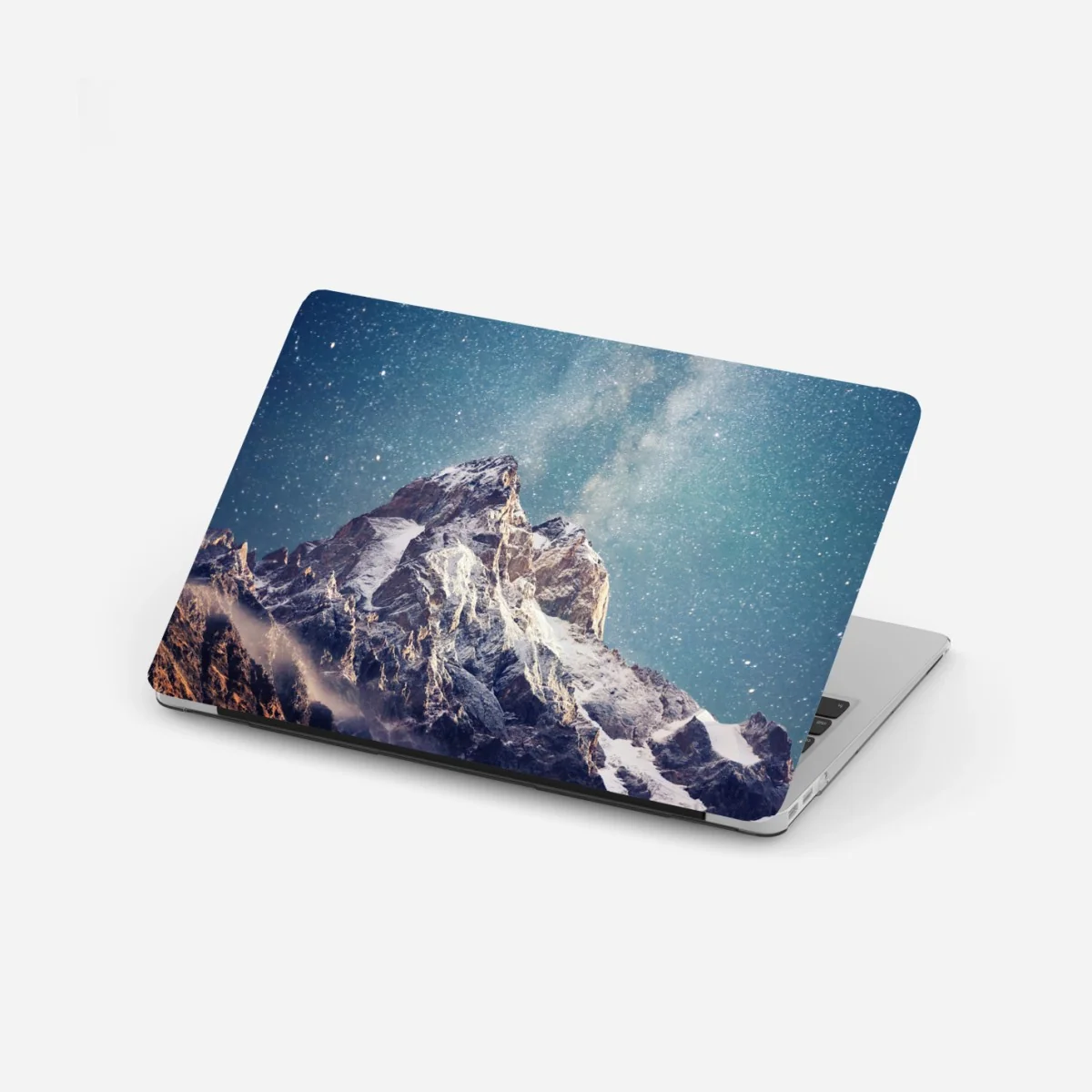 Naklejka na laptopa noc pełna gwiazd nad Ushba – Wallissimo® Naklejka na laptopa noc pełna gwiazd nad Ushba – Wallissimo®