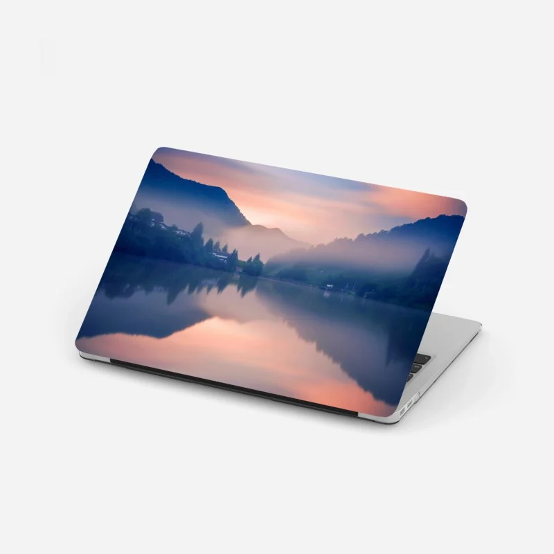 Naklejka na laptopa szlak o zachodzie słońca w Bieszczadach – Wallissimo®