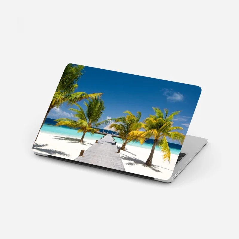 Naklejka na laptopa słoneczna uliczka nad morzem z widokiem na zatokę – Wallissimo®