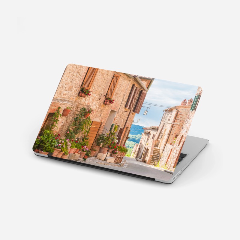 Naklejka na laptopa słoneczna droga przez wiejską łąkę o świcie – Wallissimo®