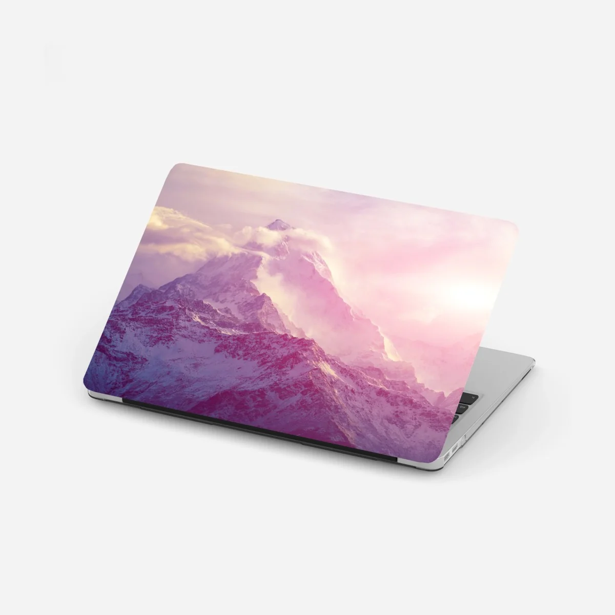Naklejka na laptopa pastelowy wschód słońca nad górami – Wallissimo® Naklejka na laptopa pastelowy wschód słońca nad górami – Wallissimo®
