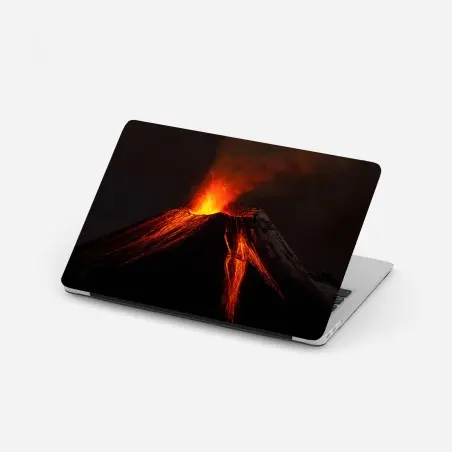 Naklejka na laptopa płonący wulkan nocą – Wallissimo®