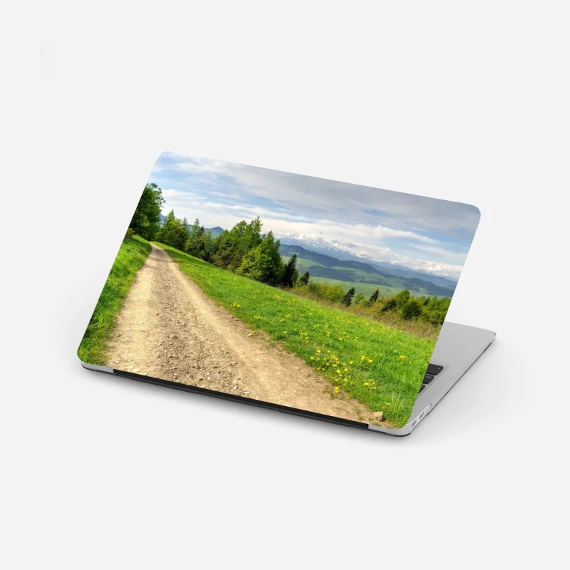 Naklejka na laptopa Gorce wiosenny szlak